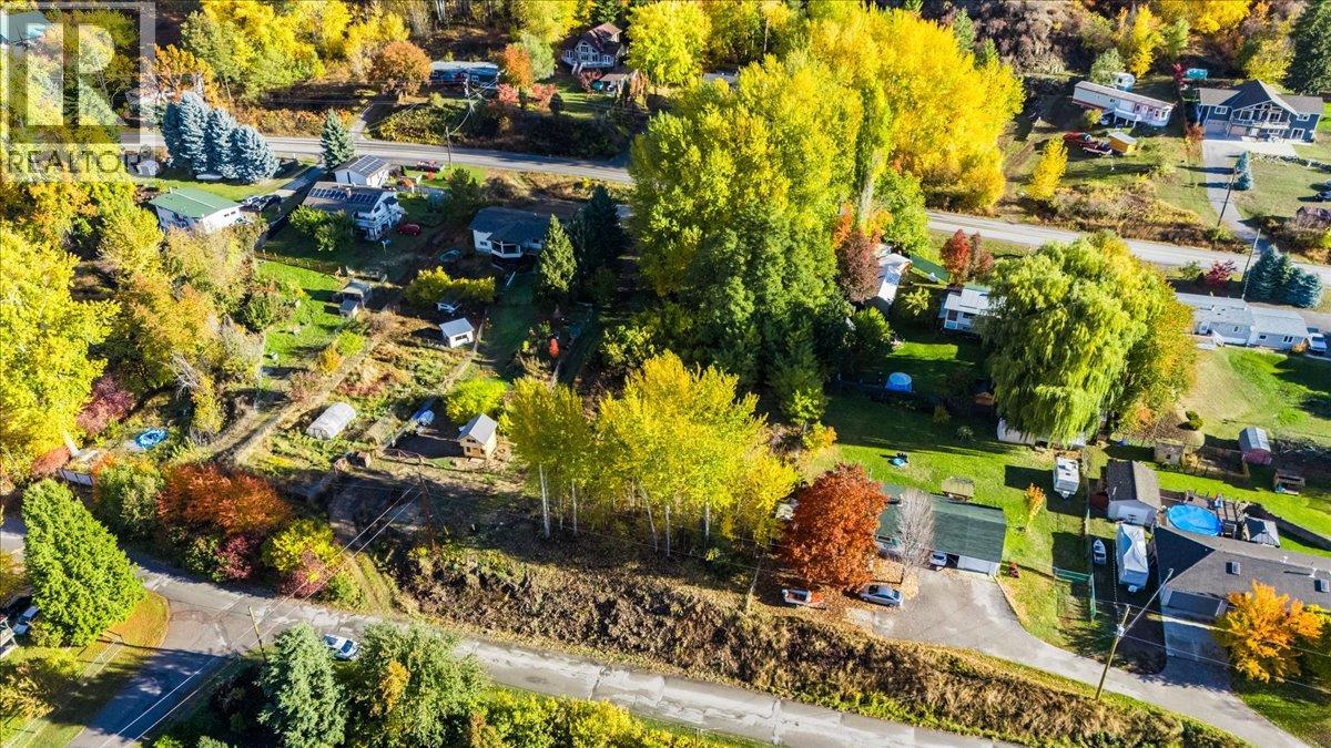 2073 Raspberry Road, Robson, British Columbia  V0G 1X0 - Photo 6 - 10366913