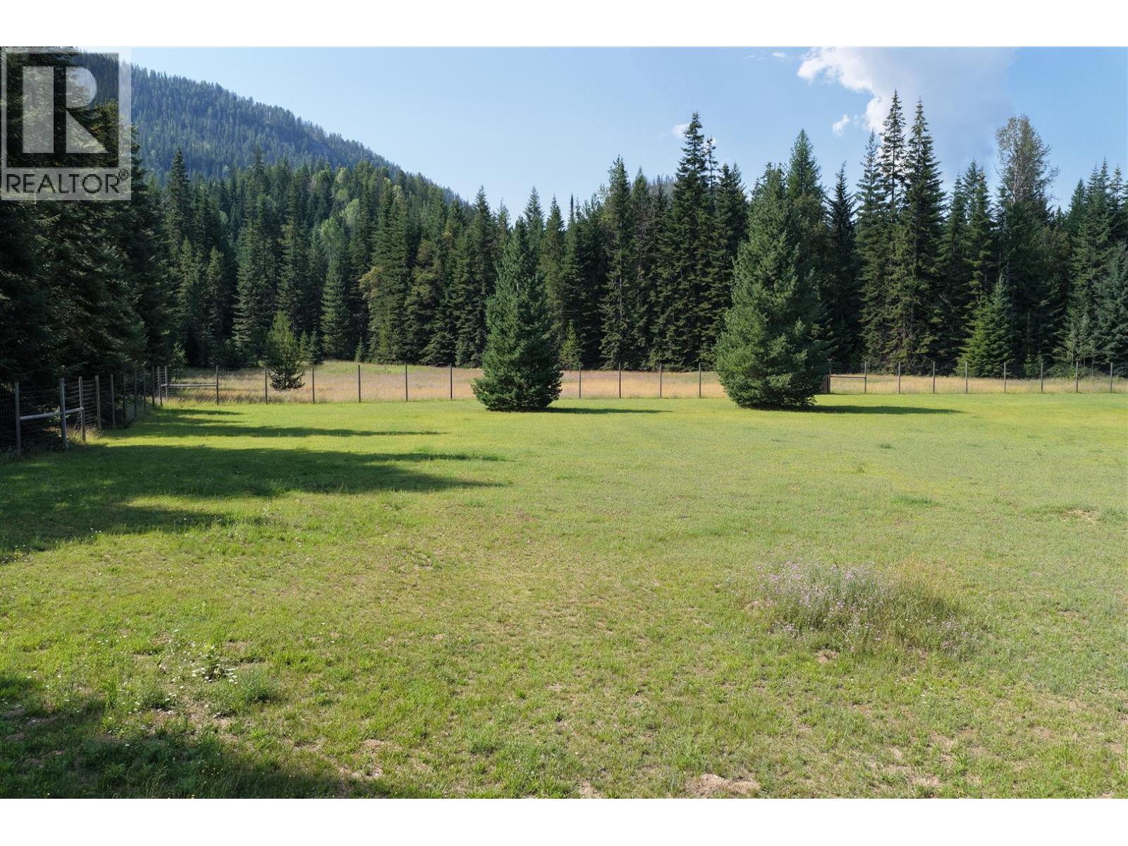 152 Talbot Road, Nelway, British Columbia  V0G 1Z0 - Photo 16 - 10366984