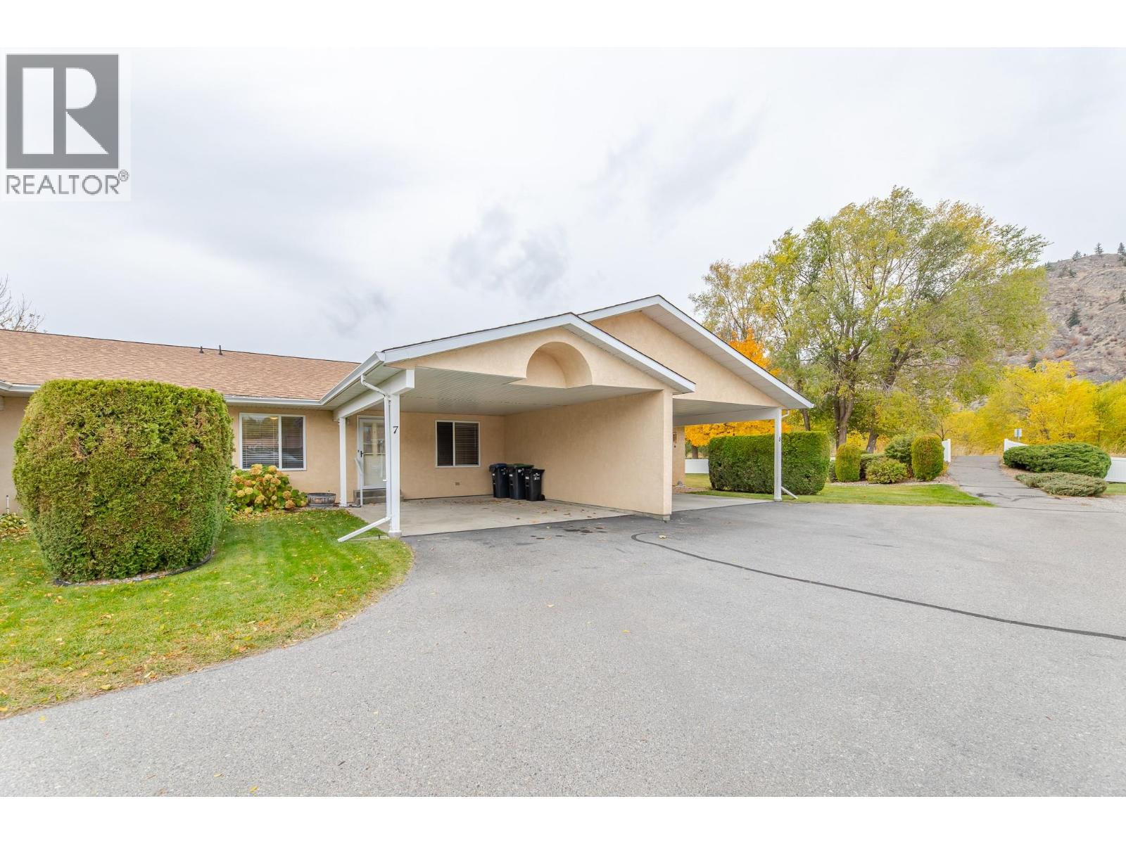 145 Redwing Place Unit# 7, Oliver, British Columbia  V0H 1T4 - Photo 2 - 10366347