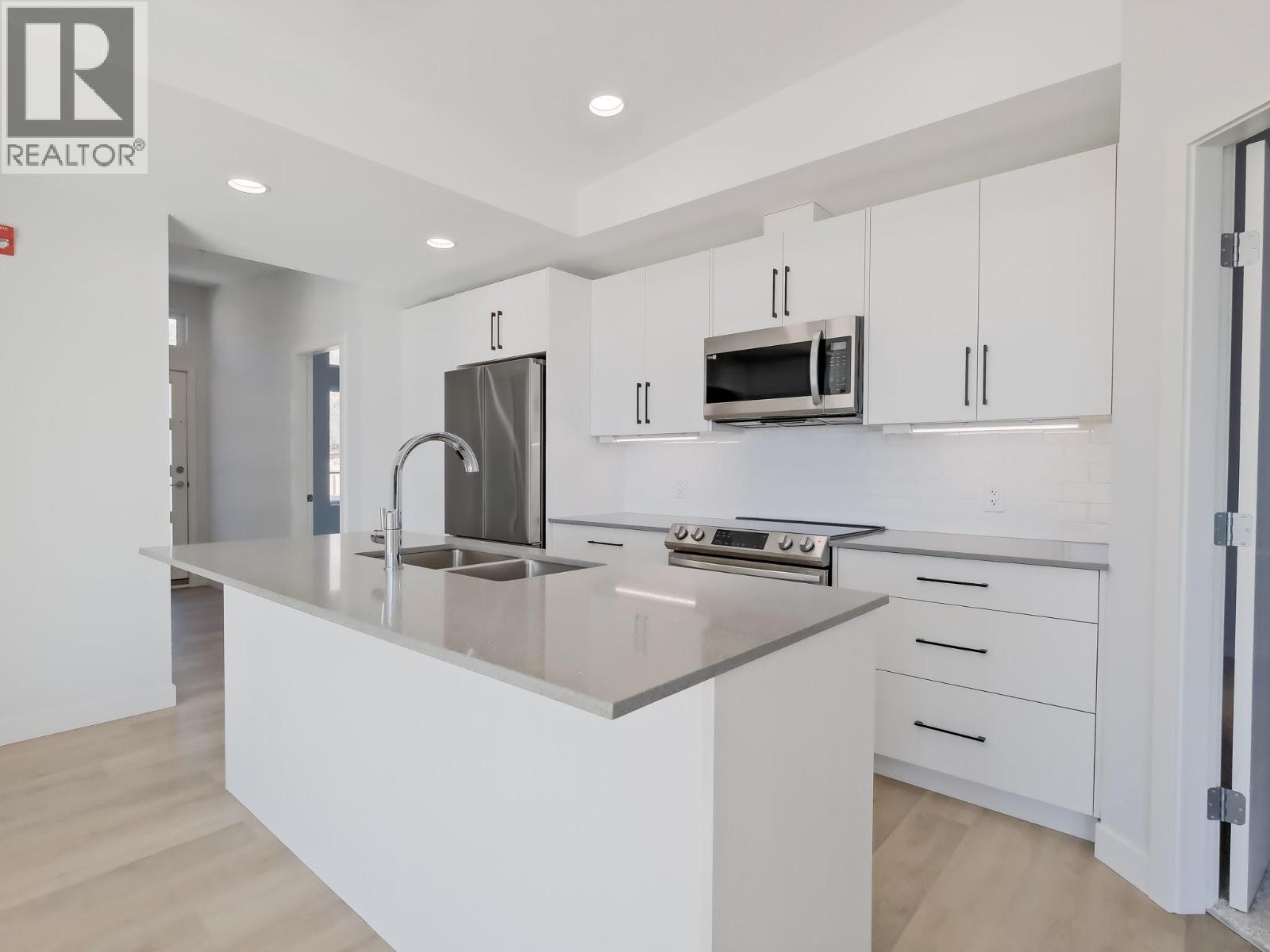 13417 Lakeshore Drive S Unit# 201, Summerland, British Columbia  V0H 1Z1 - Photo 8 - 10367029