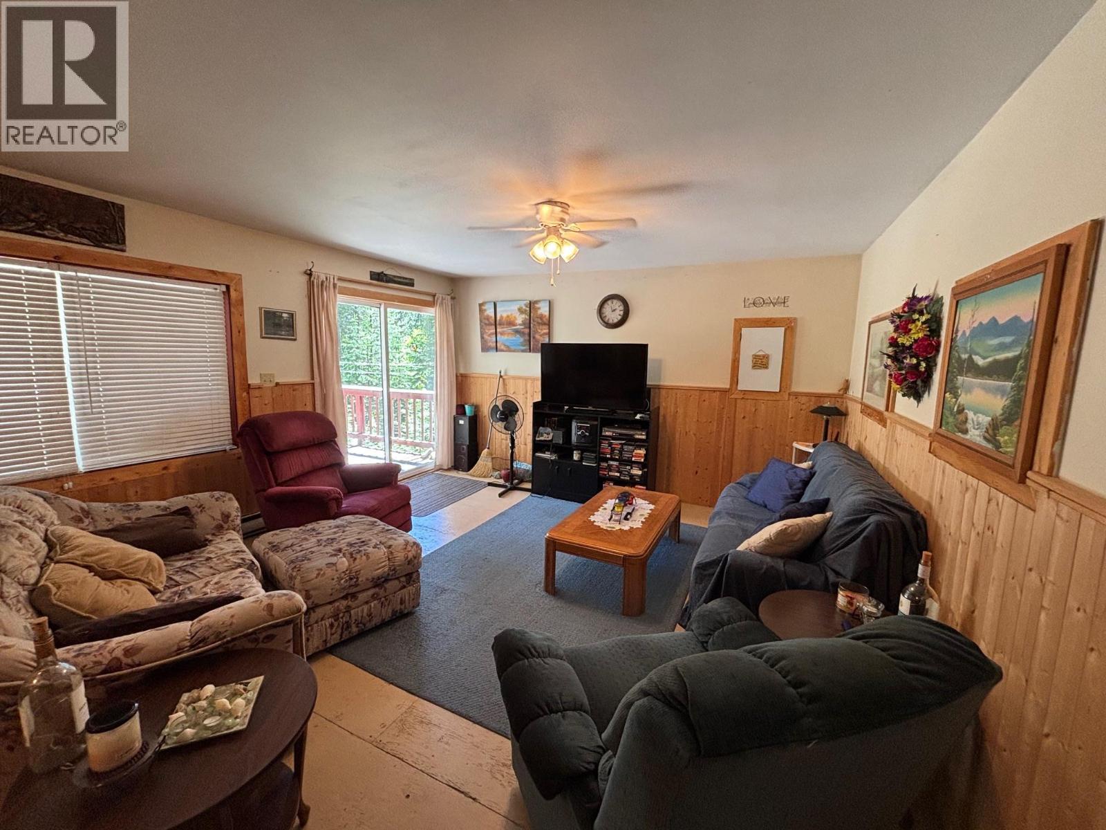 2832 Jewel Lake Road, Jewel Lake, British Columbia  V0H 1J0 - Photo 7 - 10367027