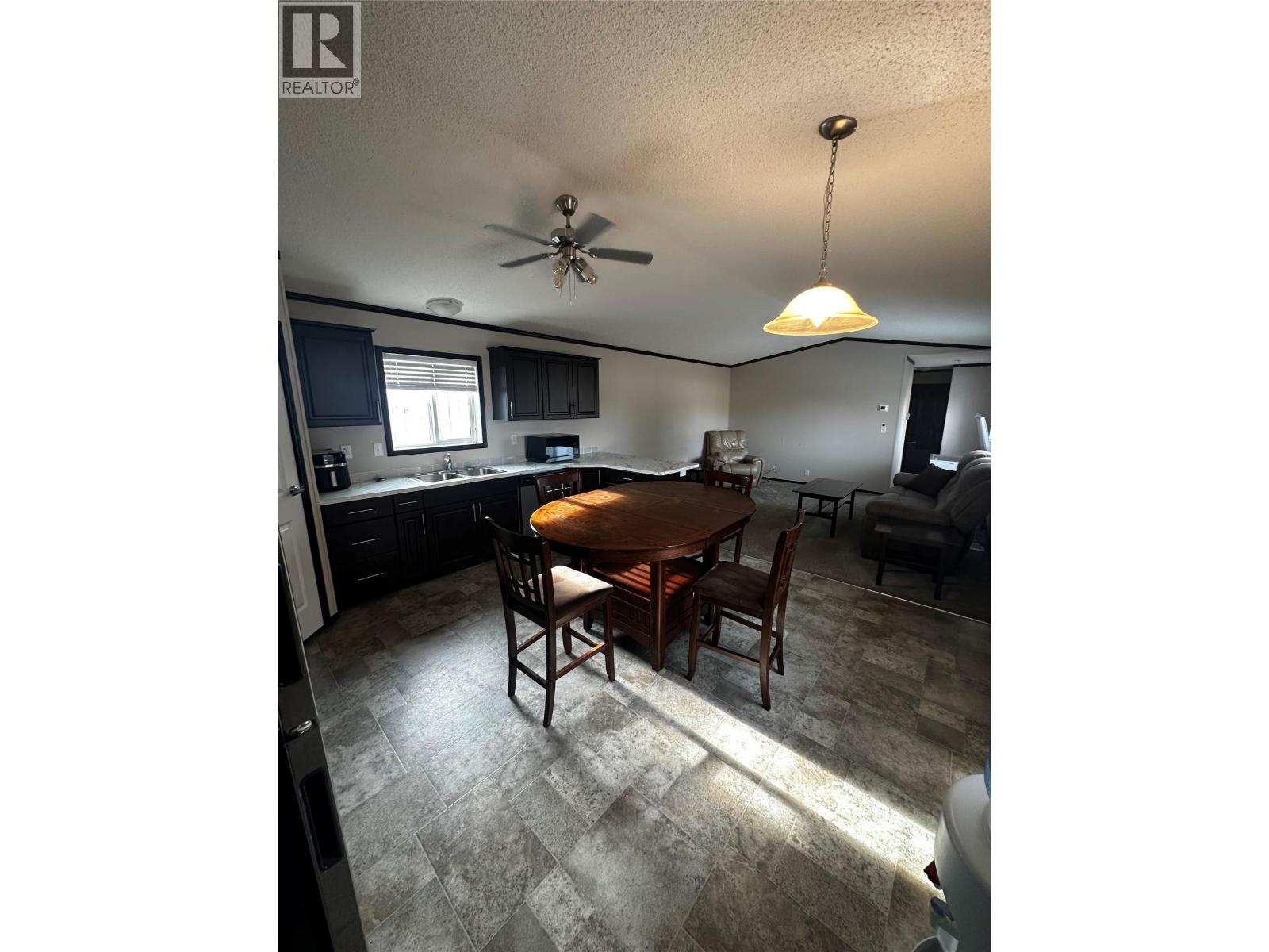 5207 43 Street, Chetwynd, British Columbia  V0C 1J0 - Photo 2 - 10366972