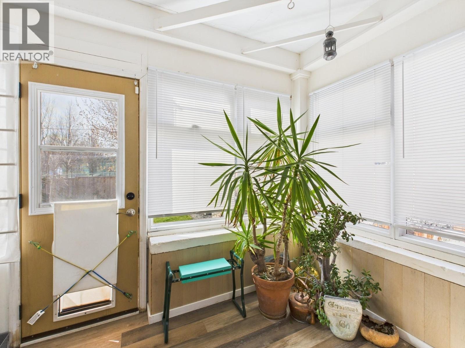 555 School Avenue, Oliver, British Columbia  V0H 1T0 - Photo 15 - 10367036