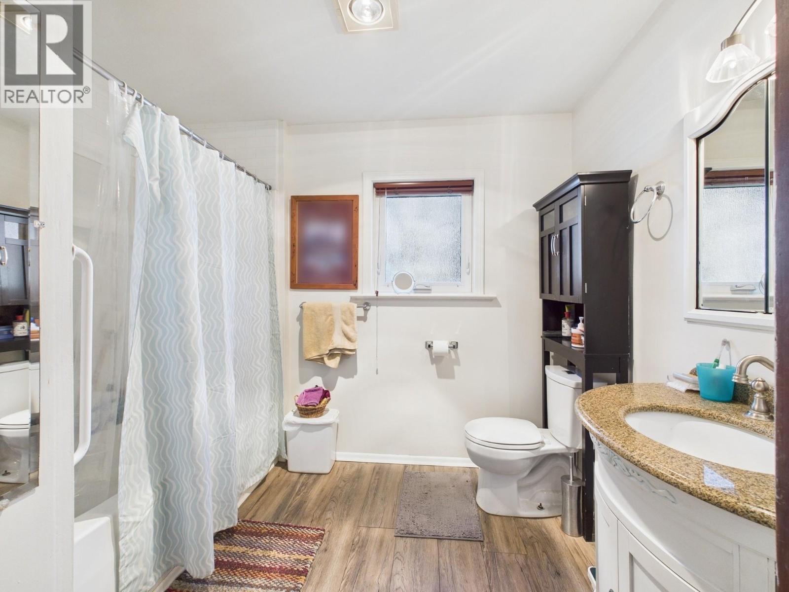 555 School Avenue, Oliver, British Columbia  V0H 1T0 - Photo 22 - 10367036