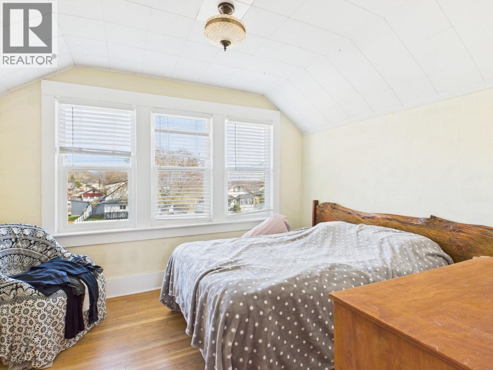 555 School Avenue, Oliver, British Columbia  V0H 1T0 - Photo 25 - 10367036