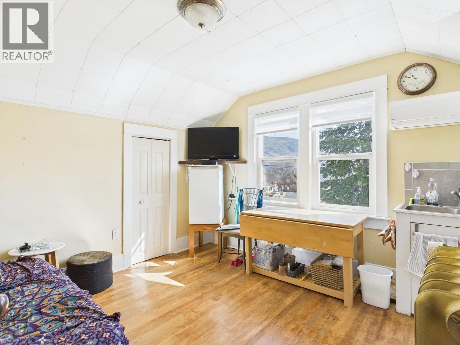 555 School Avenue, Oliver, British Columbia  V0H 1T0 - Photo 27 - 10367036