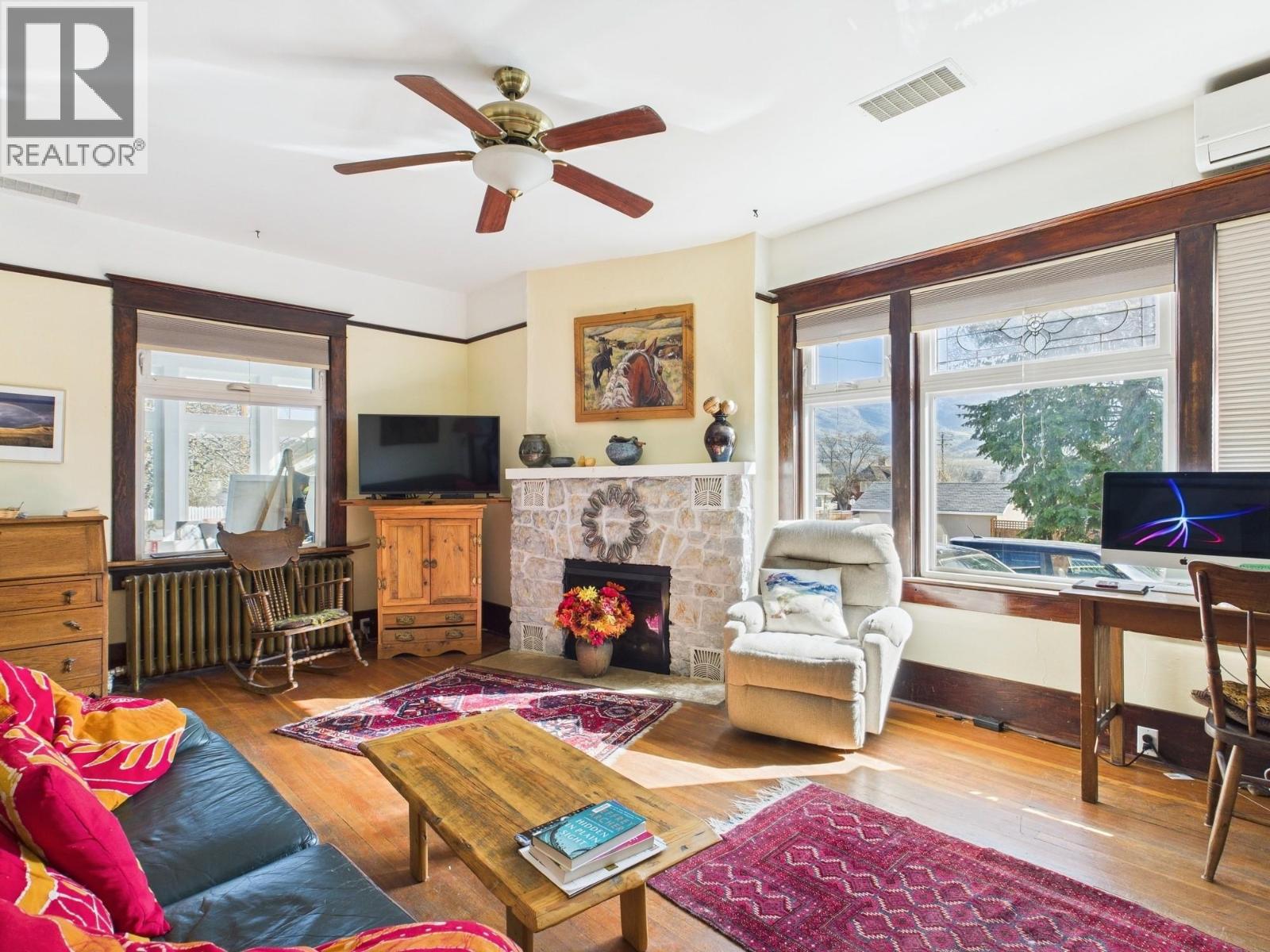 555 School Avenue, Oliver, British Columbia  V0H 1T0 - Photo 8 - 10367036