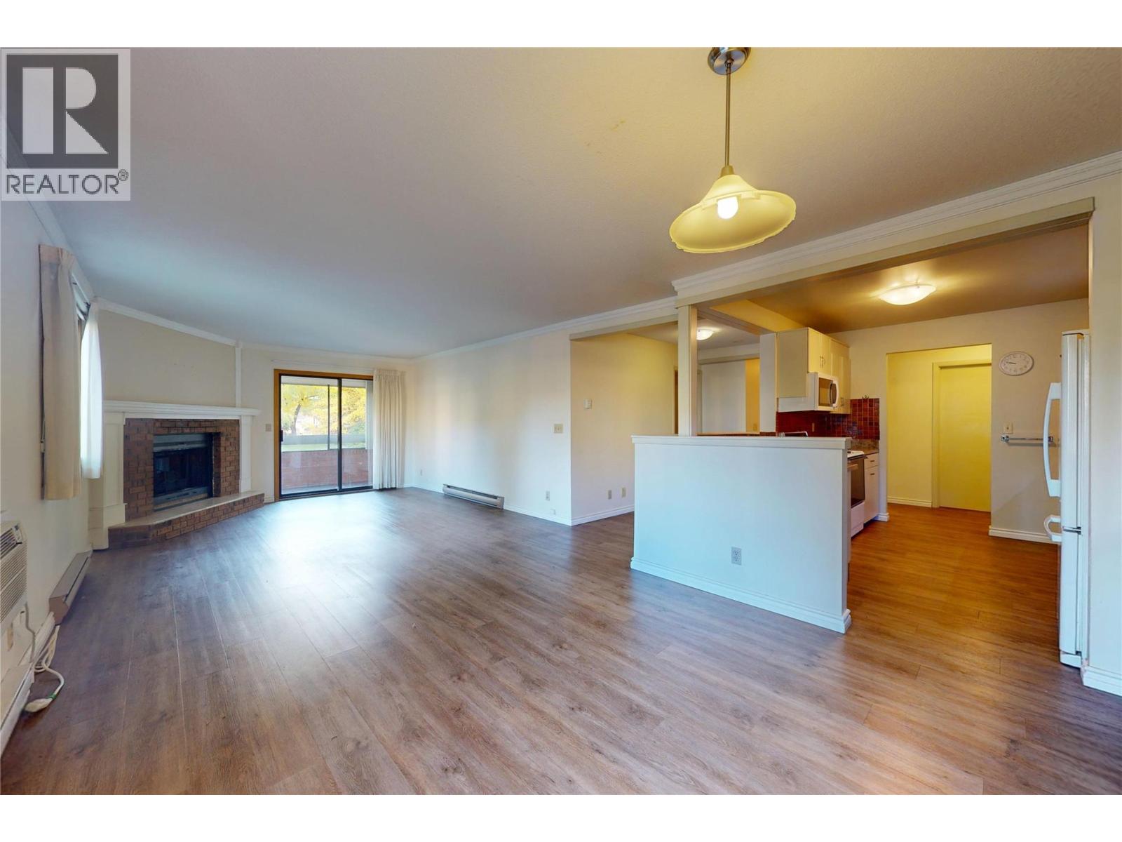 1075 Bernard Avenue Unit# 114, Kelowna, British Columbia  V1Y 6P7 - Photo 3 - 10366905