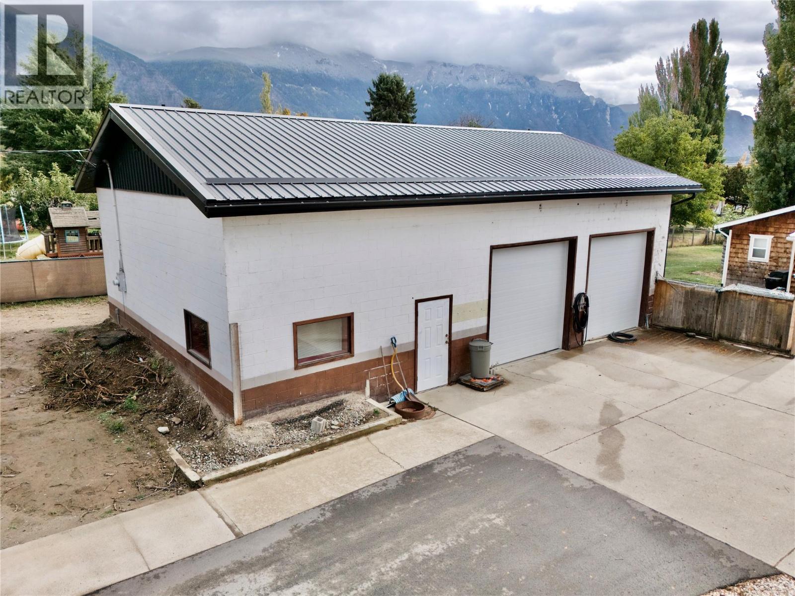 3211 Highway 3, Erickson, British Columbia  V0B 1G1 - Photo 10 - 10366319