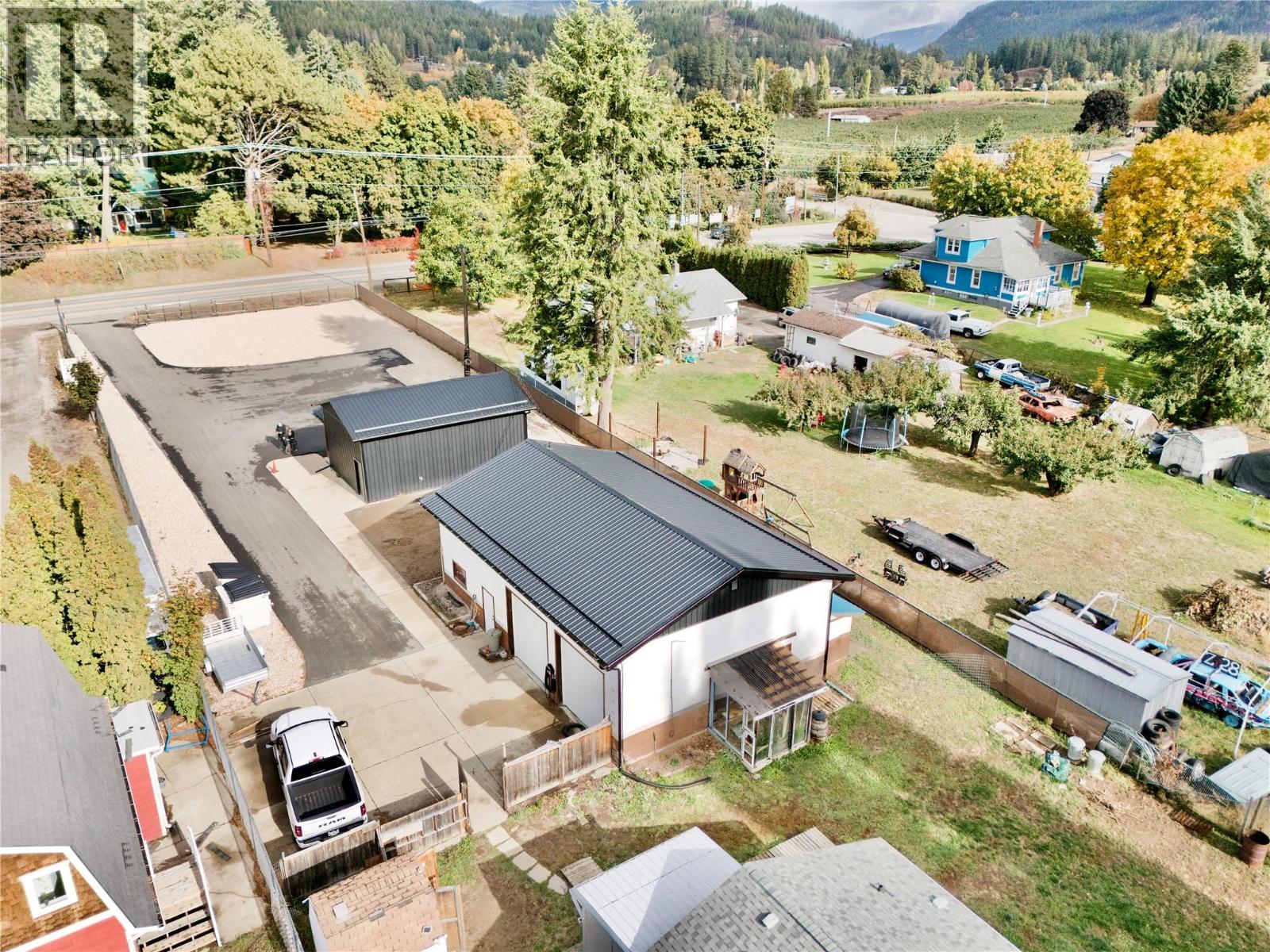 3211 Highway 3, Erickson, British Columbia  V0B 1G1 - Photo 17 - 10366319