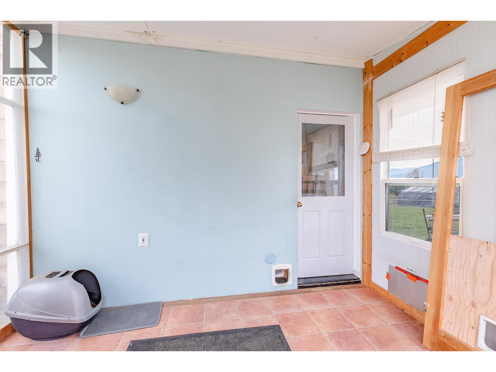 3211 Highway 3, Erickson, British Columbia  V0B 1G1 - Photo 34 - 10366319