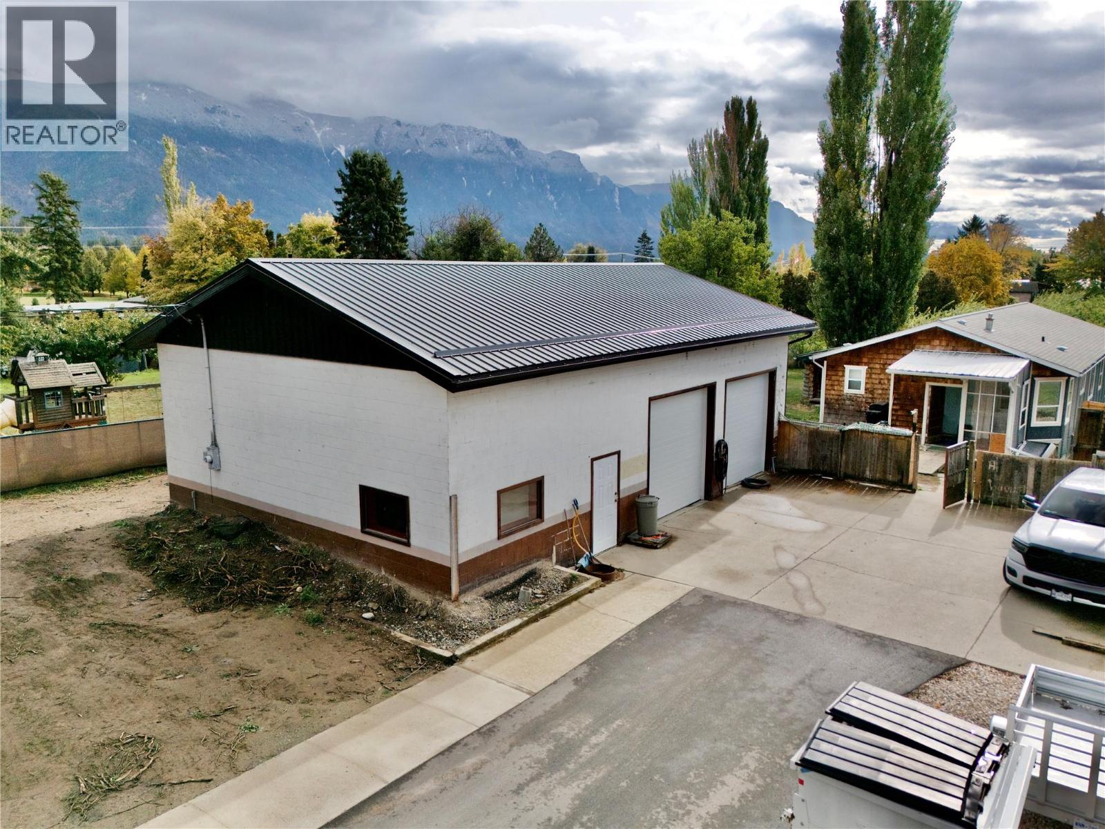 3211 Highway 3, Erickson, British Columbia  V0B 1G1 - Photo 9 - 10366319