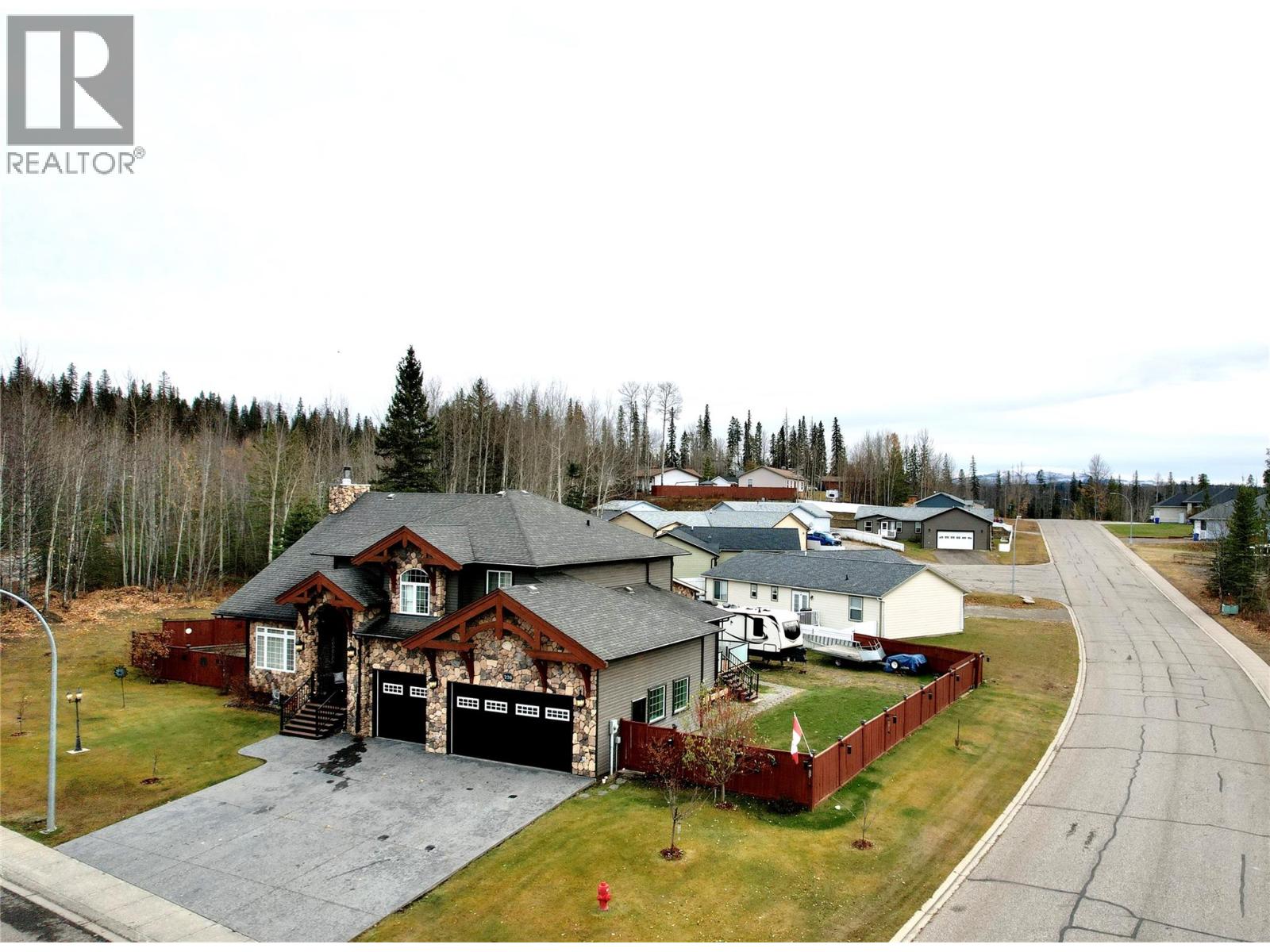 276 Wapiti Crescent, Tumbler Ridge, British Columbia  V0C 2W0 - Photo 2 - 10366985