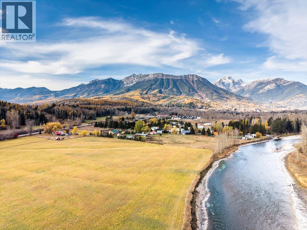 2370 Highway 3 Highway, Fernie, British Columbia  V0B 1M0 - Photo 13 - 10367077