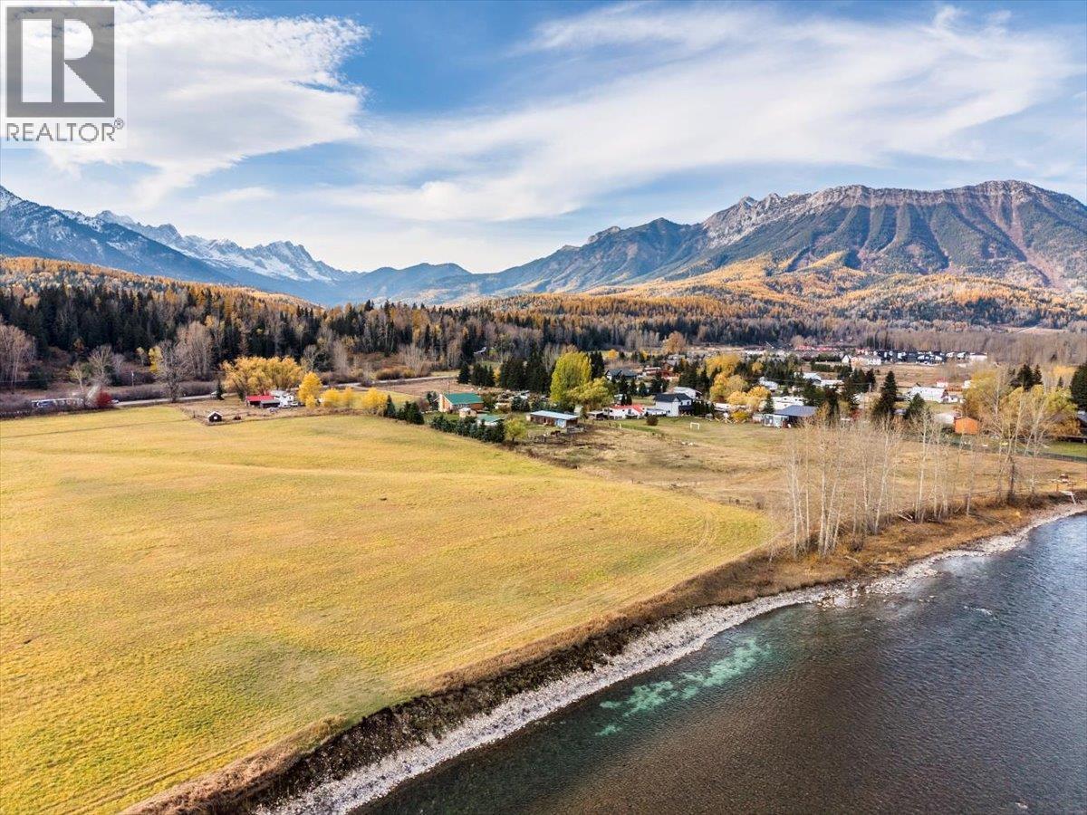 2370 Highway 3 Highway, Fernie, British Columbia  V0B 1M0 - Photo 14 - 10367077