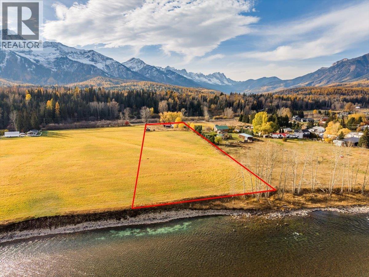 2370 Highway 3 Highway, Fernie, British Columbia  V0B 1M0 - Photo 17 - 10367077