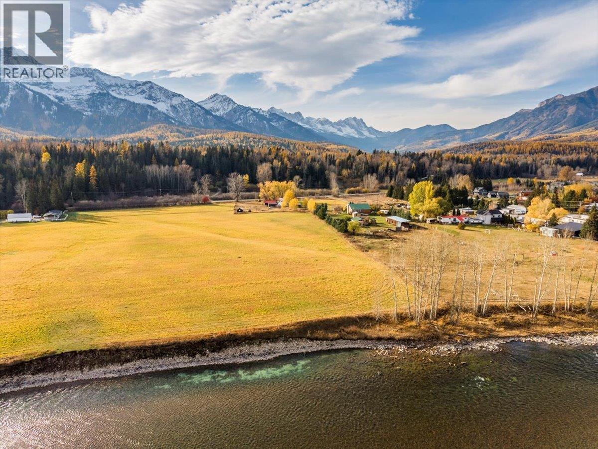2370 Highway 3 Highway, Fernie, British Columbia  V0B 1M0 - Photo 18 - 10367077
