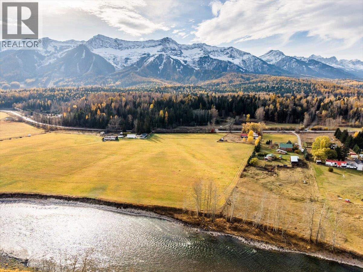 2370 Highway 3 Highway, Fernie, British Columbia  V0B 1M0 - Photo 22 - 10367077