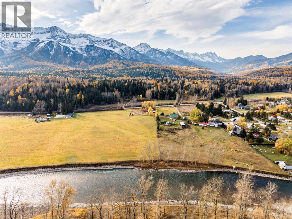 2370 Highway 3 Highway, Fernie, British Columbia  V0B 1M0 - Photo 23 - 10367077