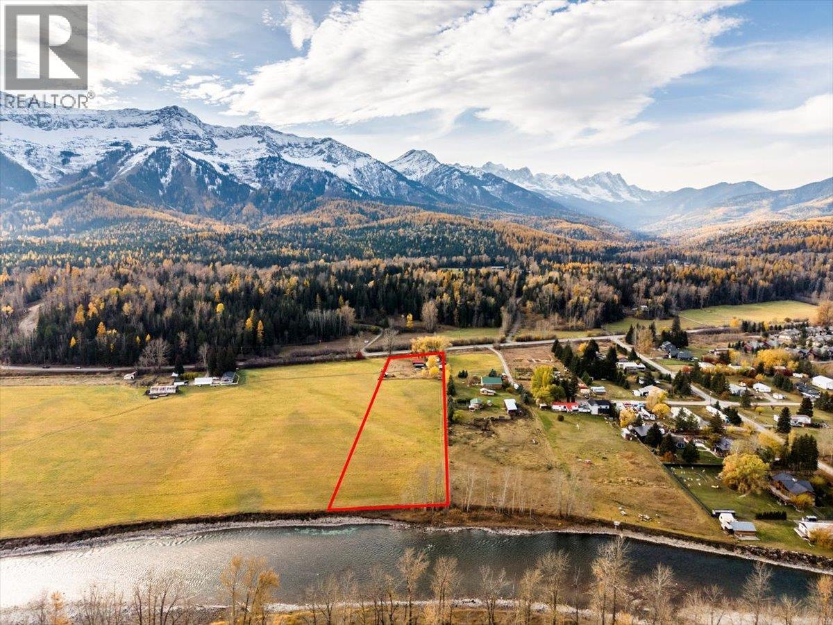 2370 Highway 3 Highway, Fernie, British Columbia  V0B 1M0 - Photo 25 - 10367077