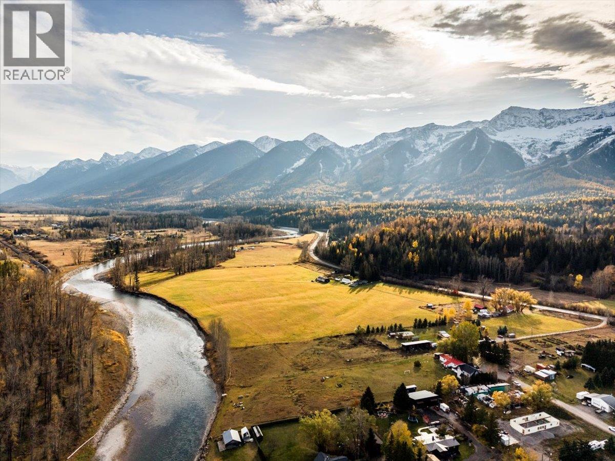 2370 Highway 3 Highway, Fernie, British Columbia  V0B 1M0 - Photo 31 - 10367077