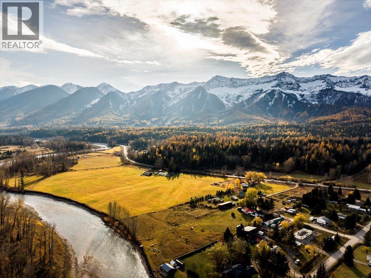 2370 Highway 3 Highway, Fernie, British Columbia  V0B 1M0 - Photo 32 - 10367077