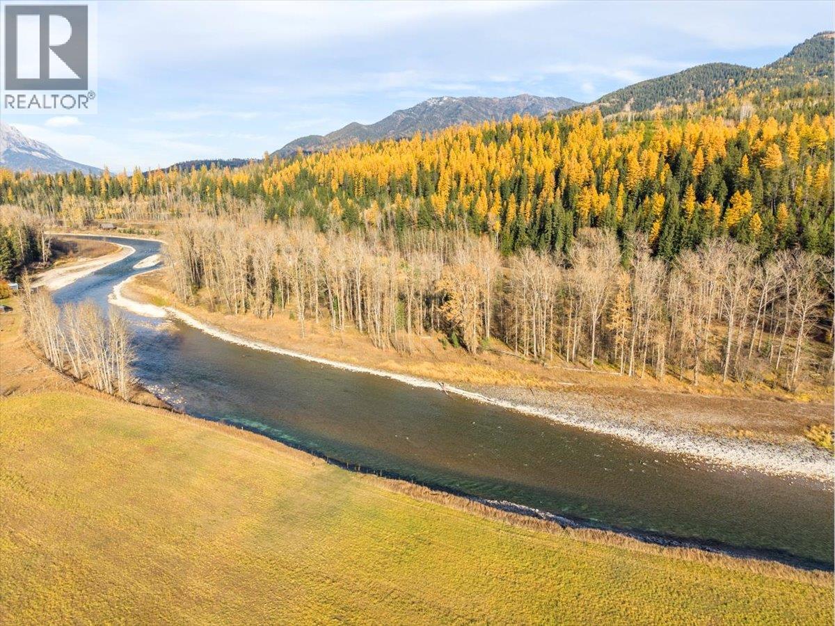 2370 Highway 3 Highway, Fernie, British Columbia  V0B 1M0 - Photo 37 - 10367077