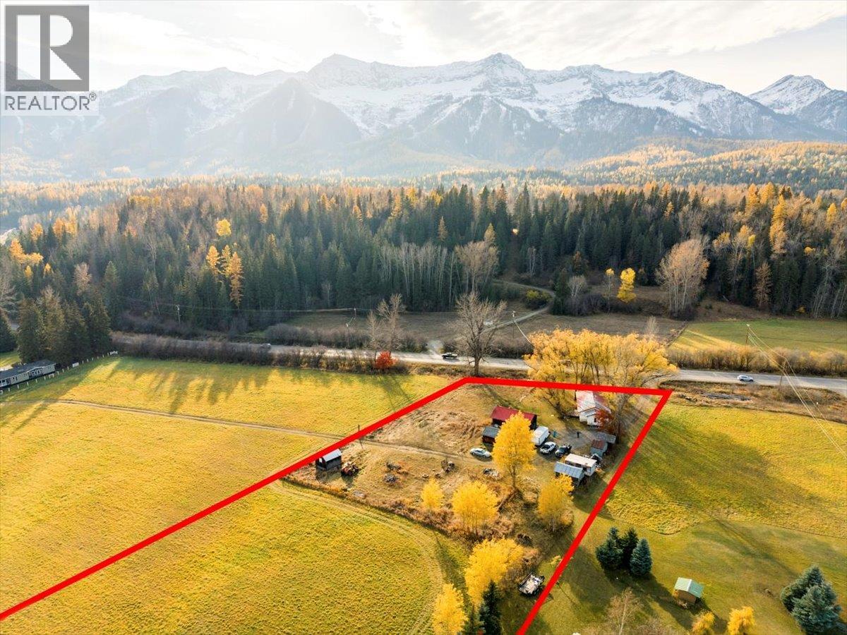 2370 Highway 3 Highway, Fernie, British Columbia  V0B 1M0 - Photo 42 - 10367077