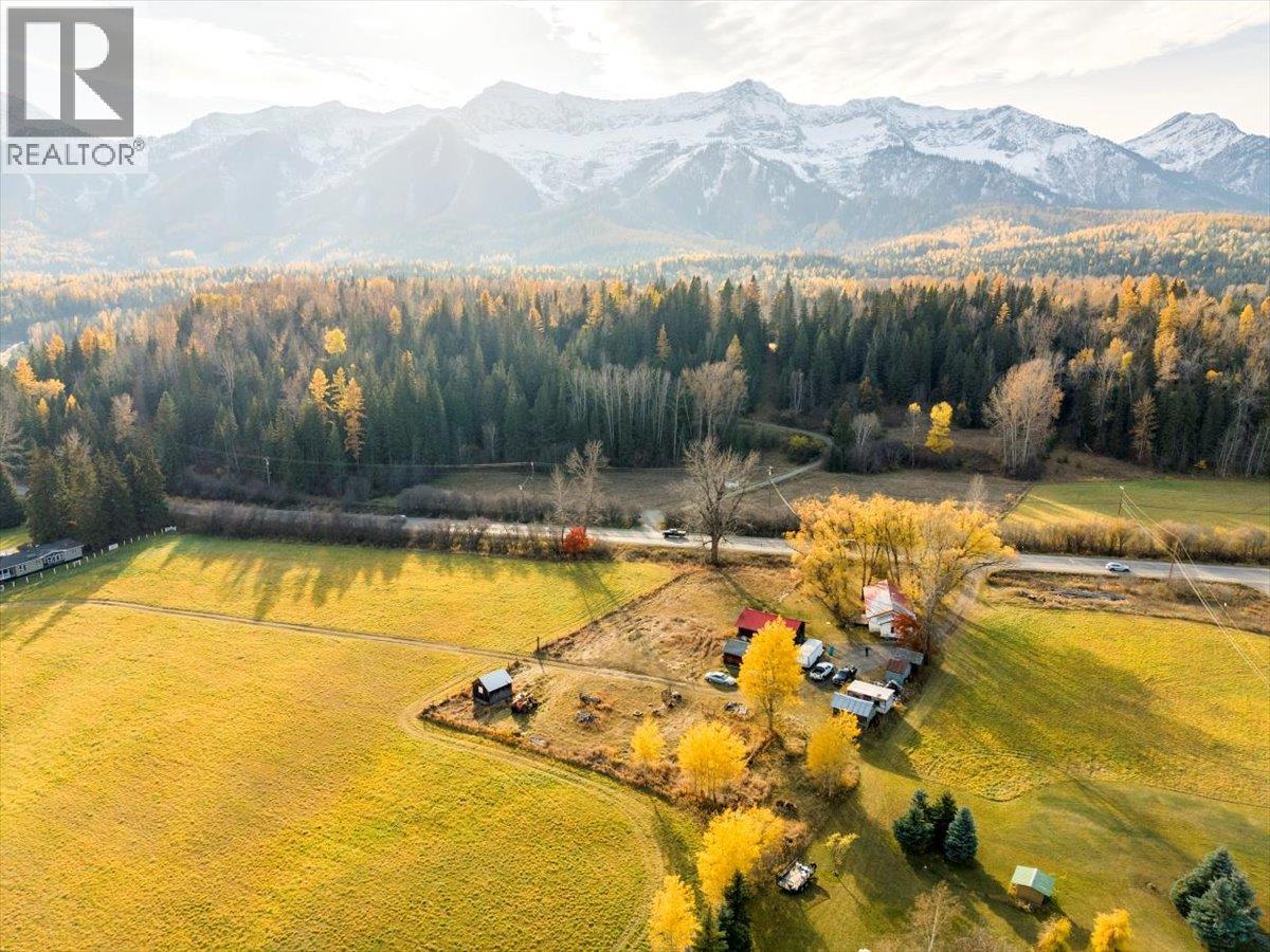 2370 Highway 3 Highway, Fernie, British Columbia  V0B 1M0 - Photo 43 - 10367077