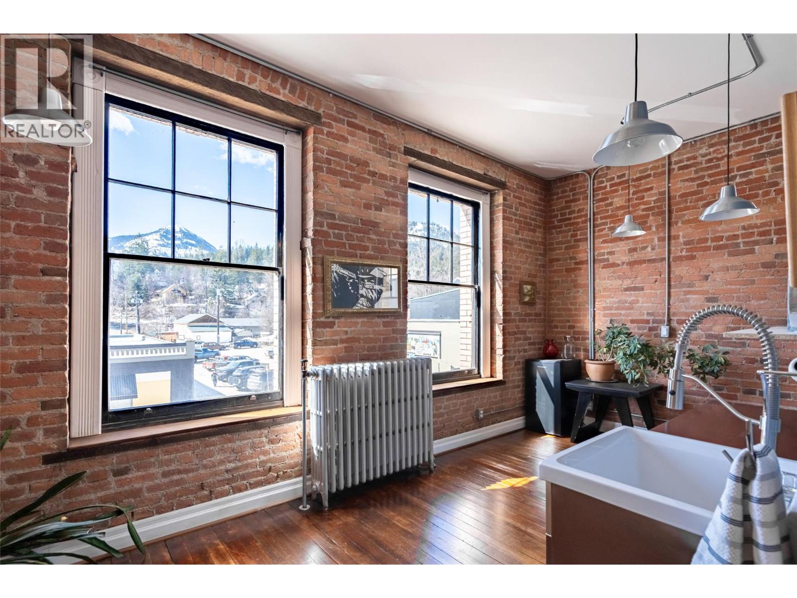 2004 Columbia Avenue, Rossland, British Columbia  V0G 1Y0 - Photo 30 - 10367101