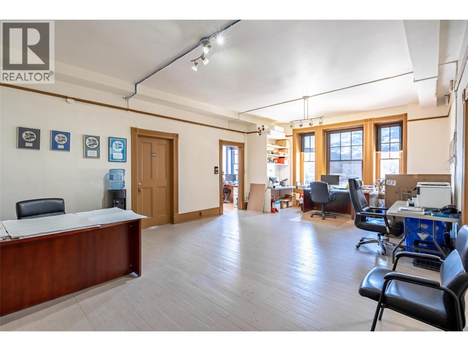 2004 Columbia Avenue, Rossland, British Columbia  V0G 1Y0 - Photo 38 - 10367101