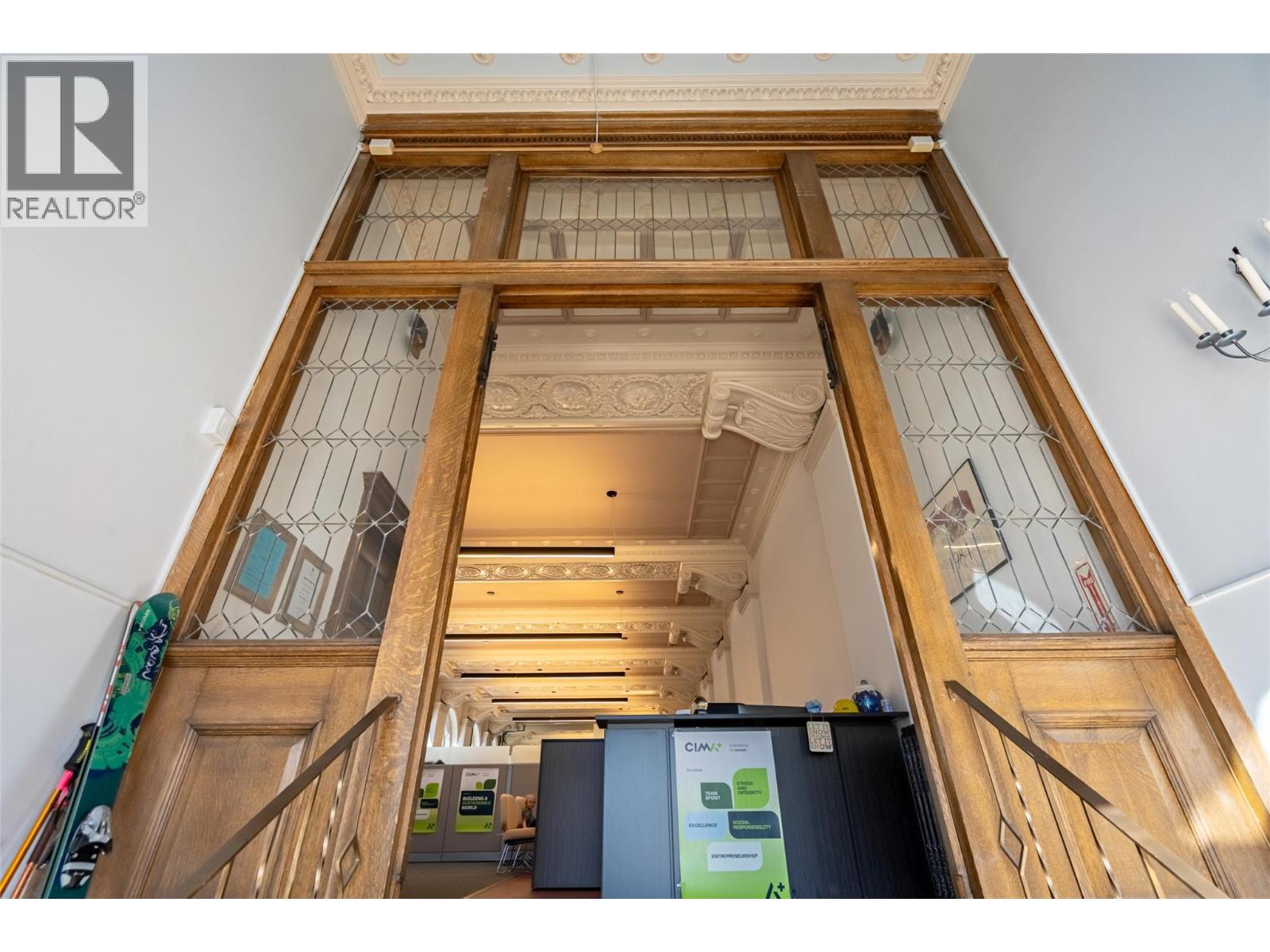 2004 Columbia Avenue, Rossland, British Columbia  V0G 1Y0 - Photo 4 - 10367101