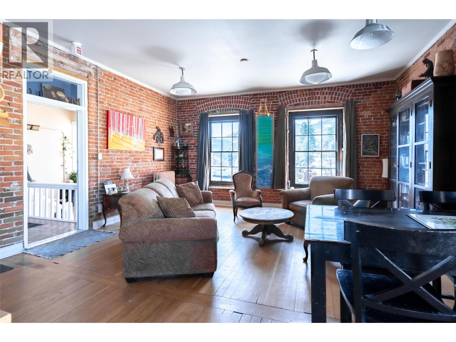 2004 Columbia Avenue, Rossland, British Columbia  V0G 1Y0 - Photo 47 - 10367101