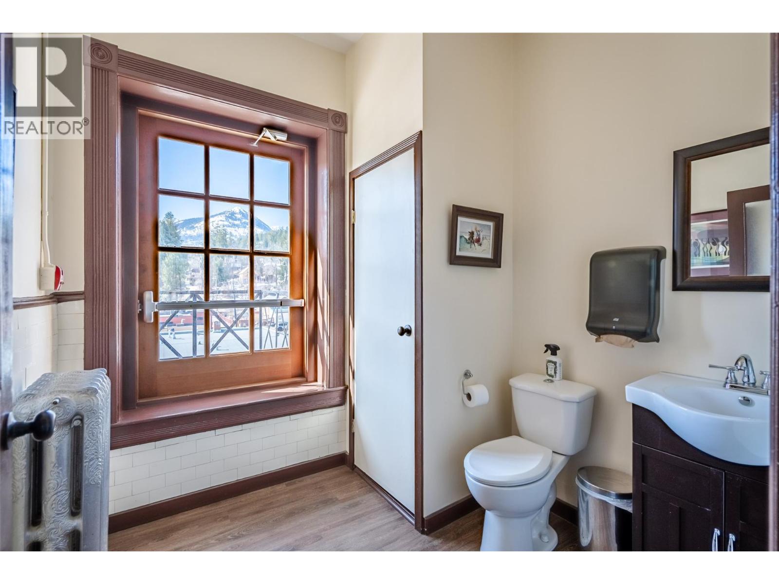 2004 Columbia Avenue, Rossland, British Columbia  V0G 1Y0 - Photo 52 - 10367101