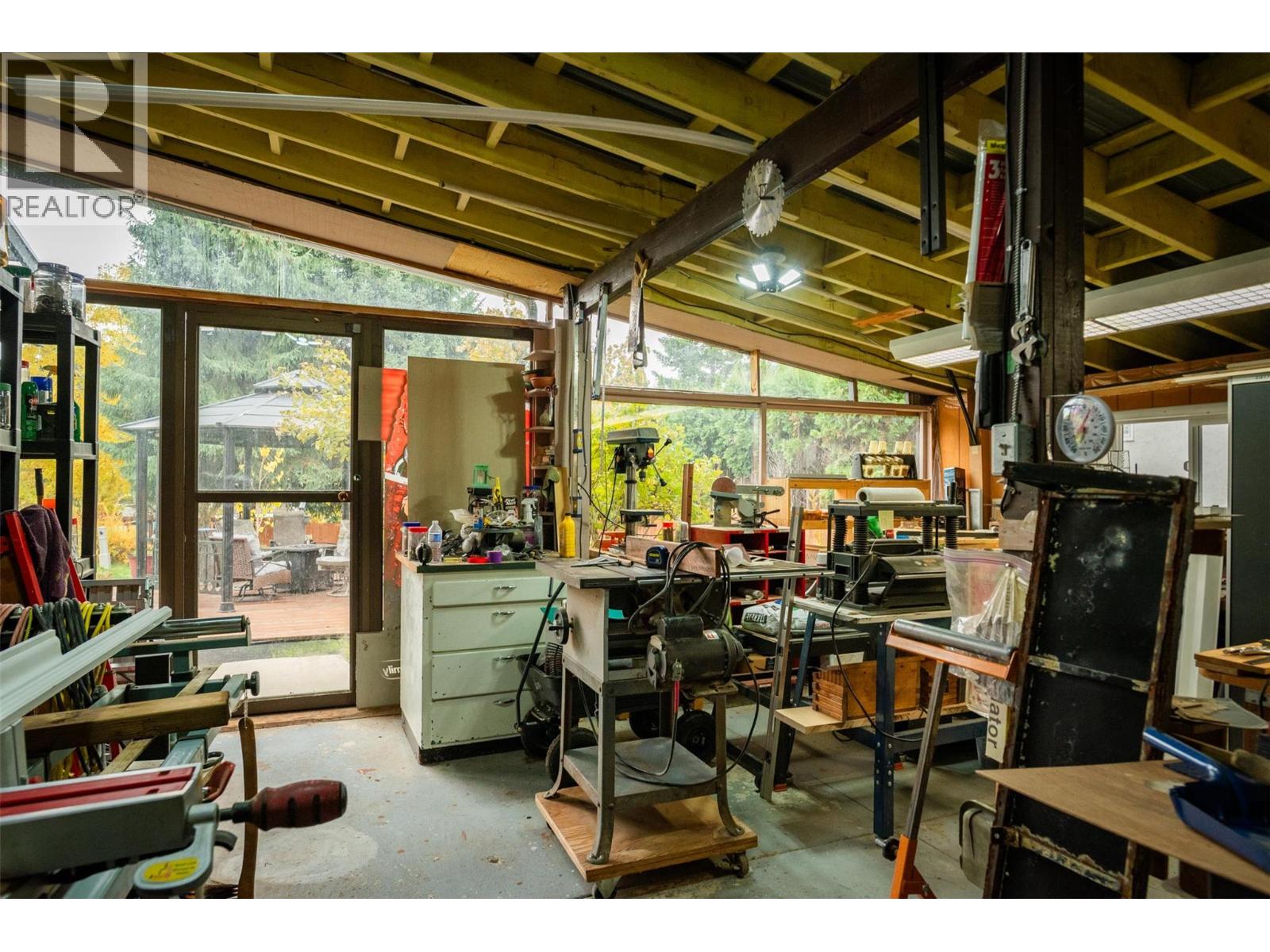 8329 Highway 3b, Trail, British Columbia  V1R 4W3 - Photo 54 - 10366962