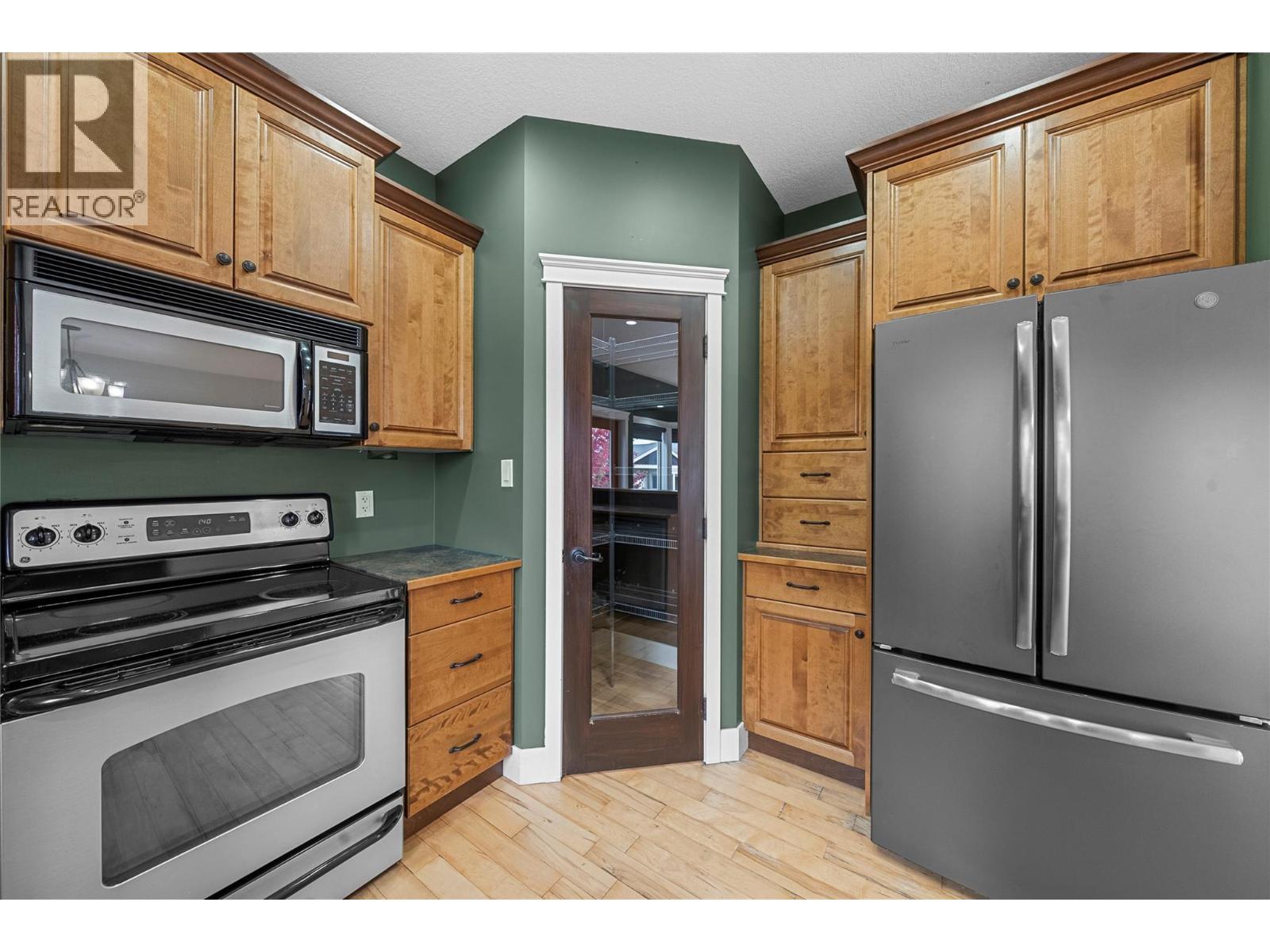 1660 22 Street Ne, Salmon Arm, British Columbia  V1E 0A8 - Photo 9 - 10366573