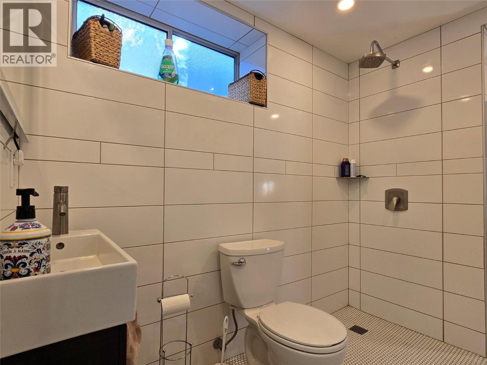 2438 Loon Lake Road, Loon Lake, British Columbia  V0K 1H1 - Photo 19 - 10367108