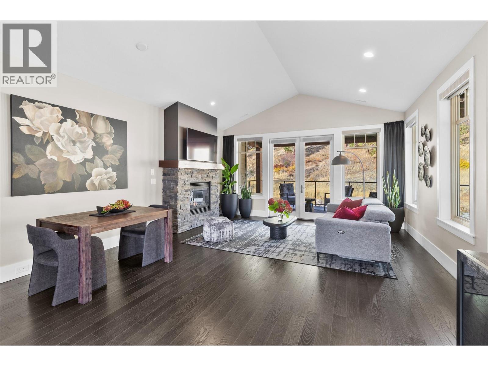 4000 Redstone Crescent Unit# 221, Peachland, British Columbia  V0H 1X5 - Photo 2 - 10366988