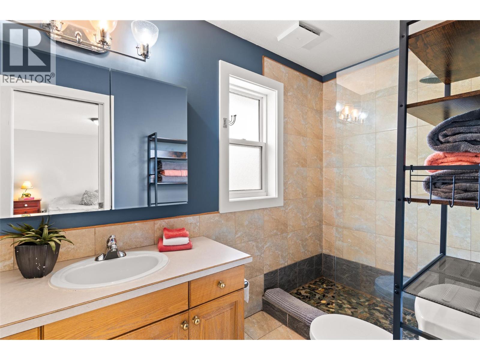 909 Edward Street, Revelstoke, British Columbia  V0E 2S0 - Photo 22 - 10366980