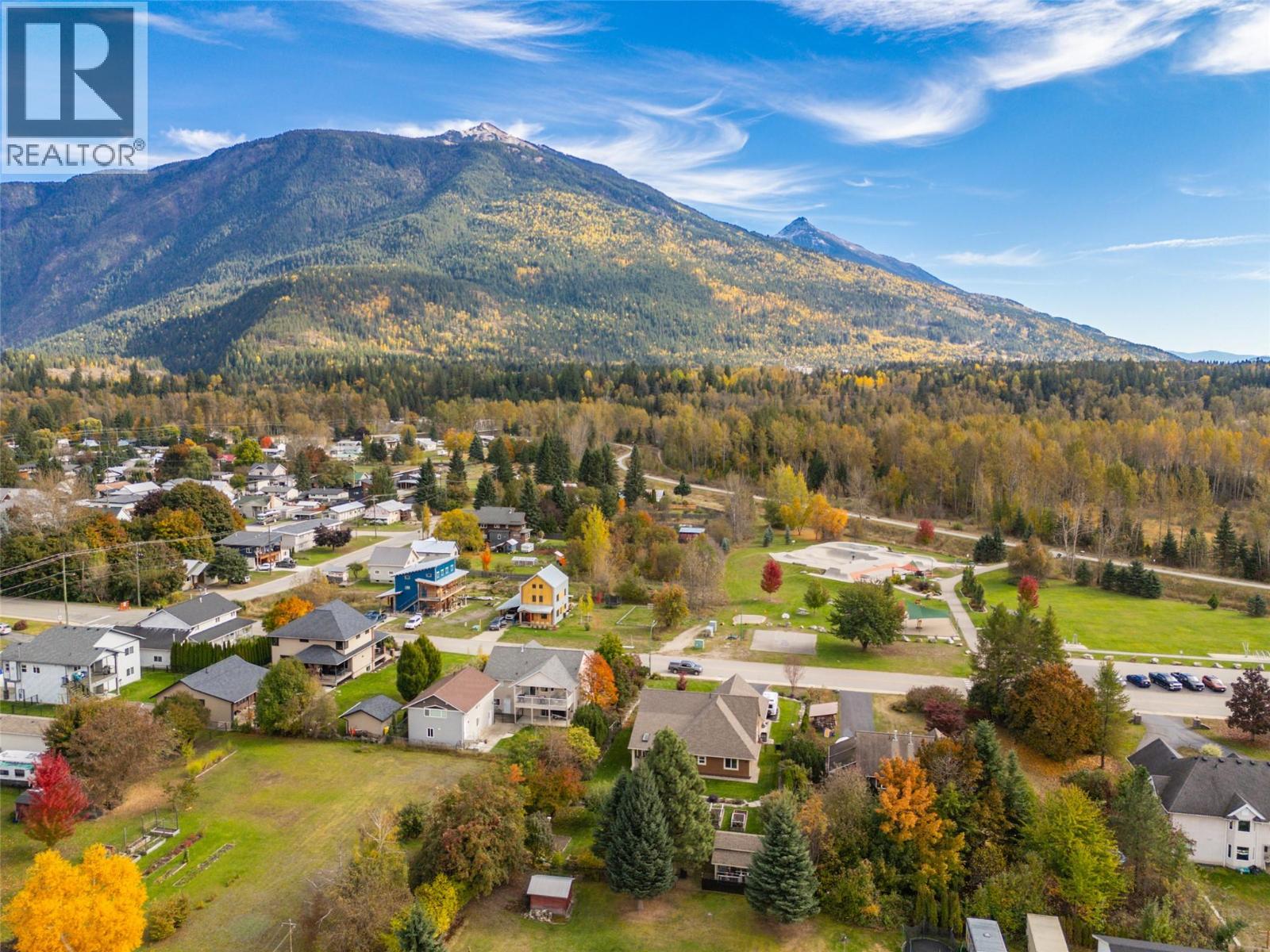 909 Edward Street, Revelstoke, British Columbia  V0E 2S0 - Photo 50 - 10366980