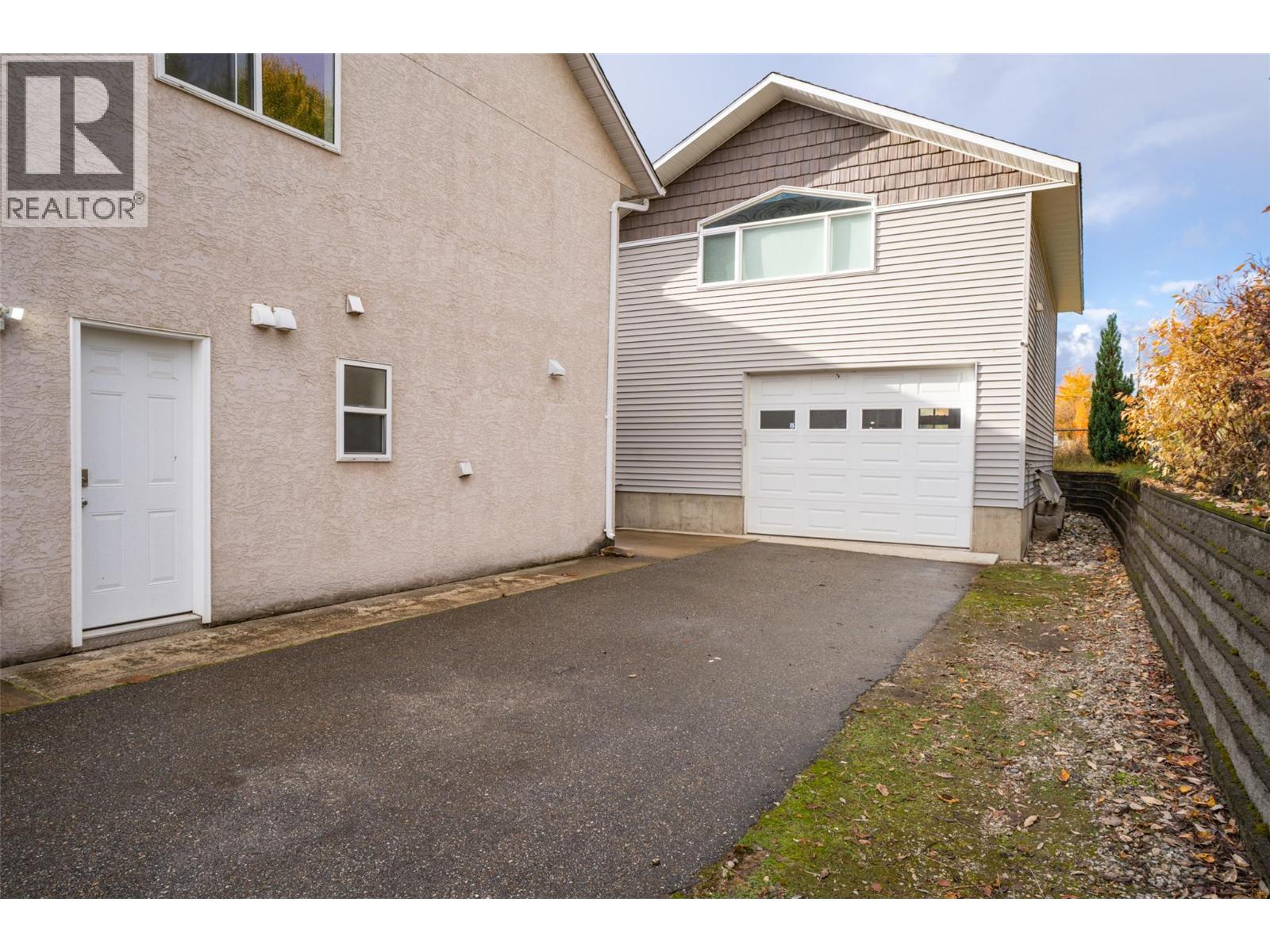 909 Edward Street, Revelstoke, British Columbia  V0E 2S0 - Photo 52 - 10366980