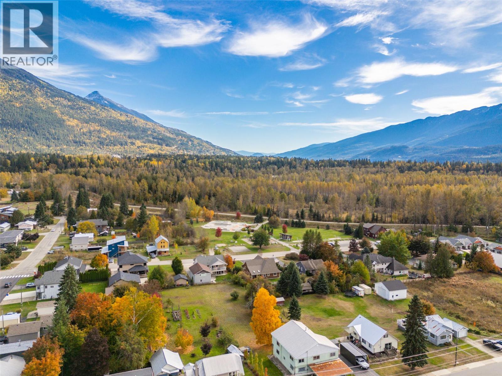 909 Edward Street, Revelstoke, British Columbia  V0E 2S0 - Photo 60 - 10366980