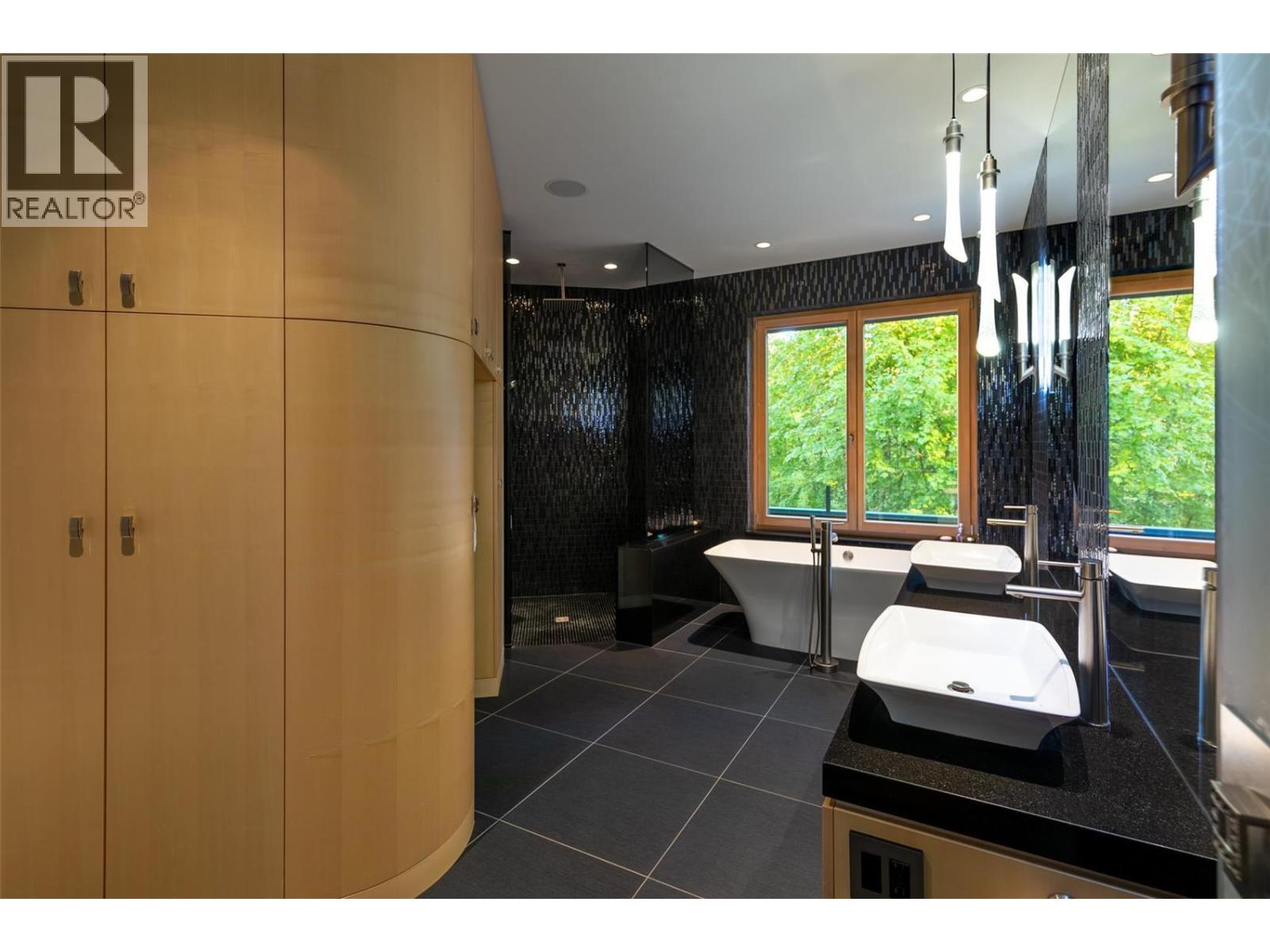 5308 Lakeshore Road, Kelowna, British Columbia  V1W 4J3 - Photo 22 - 10367232