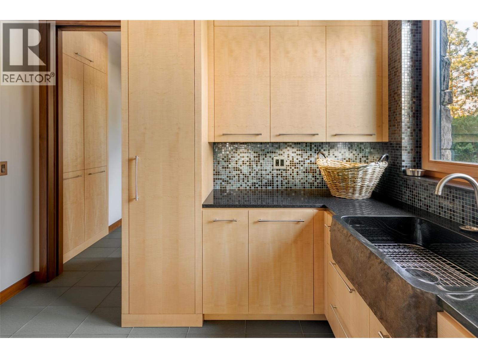 5308 Lakeshore Road, Kelowna, British Columbia  V1W 4J3 - Photo 44 - 10367232