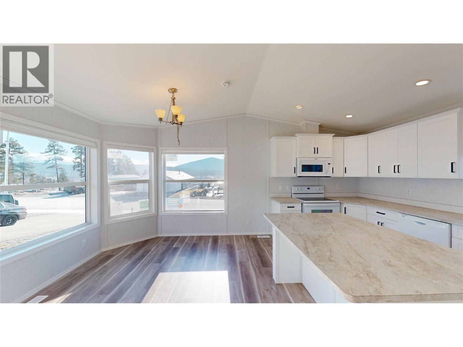 533 Steepleview Avenue Nw, Cranbrook, British Columbia  V1C 5L3 - Photo 8 - 10367230