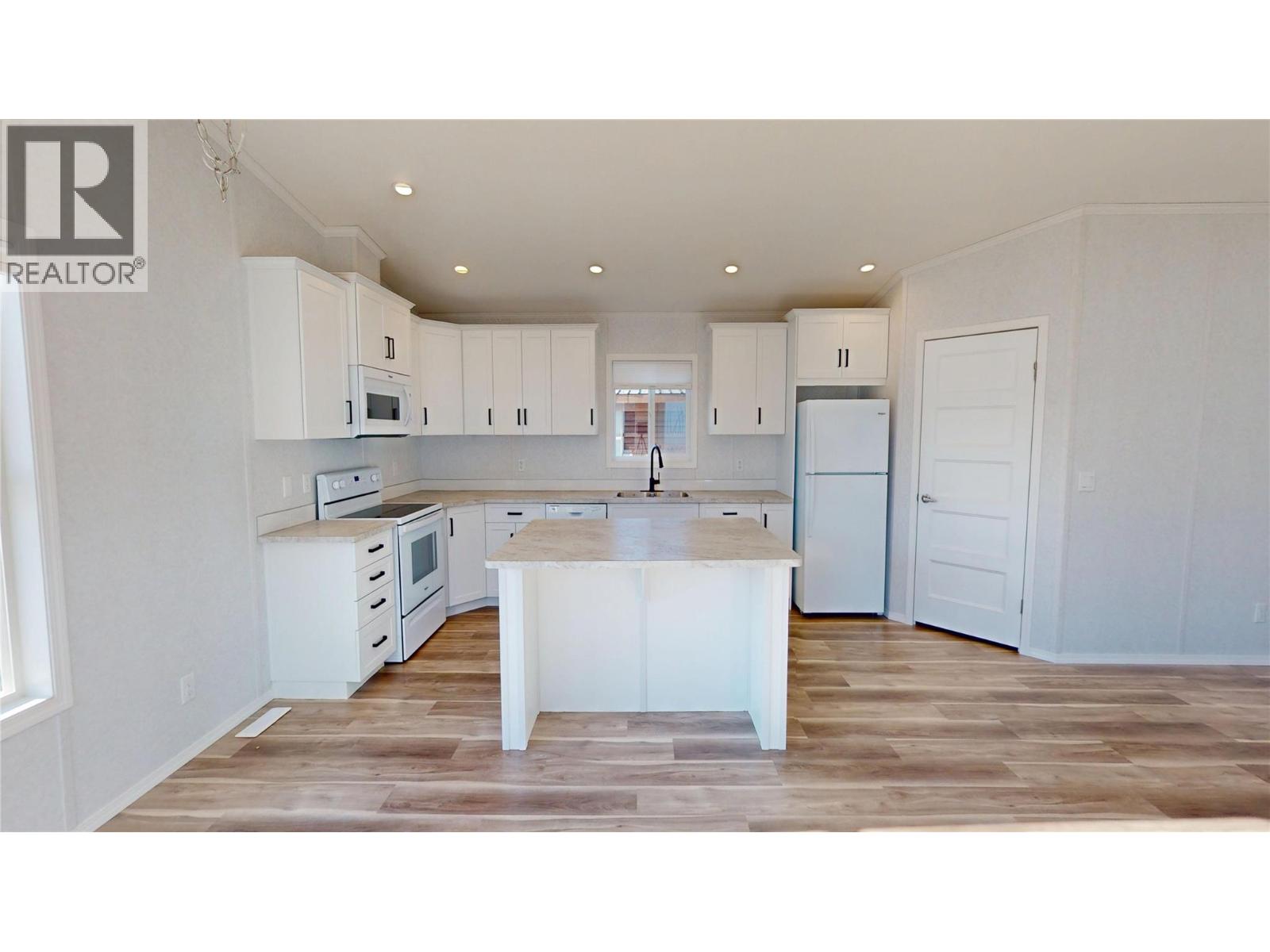 533 Steepleview Avenue Nw, Cranbrook, British Columbia  V1C 5L3 - Photo 9 - 10367230