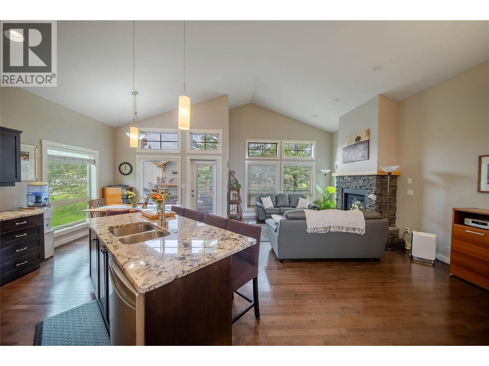 233 Boulder Creek Creek, Cranbrook, British Columbia  V1C 0B4 - Photo 9 - 10367295