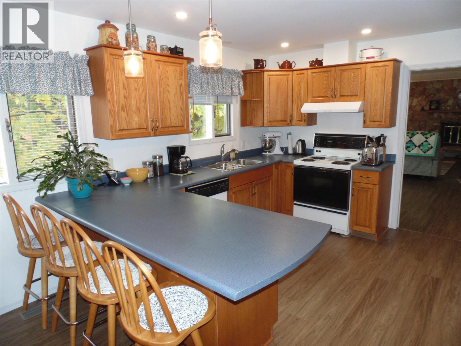 3304 8th Avenue, Castlegar, British Columbia  V1N 2Y4 - Photo 14 - 10367024