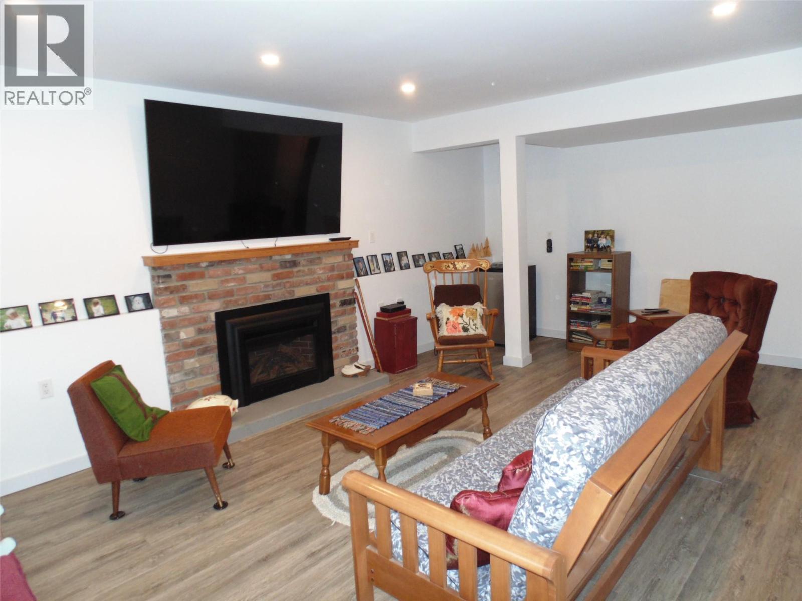 3304 8th Avenue, Castlegar, British Columbia  V1N 2Y4 - Photo 23 - 10367024