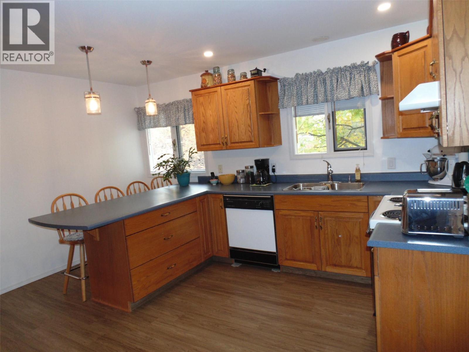 3304 8th Avenue, Castlegar, British Columbia  V1N 2Y4 - Photo 53 - 10367024